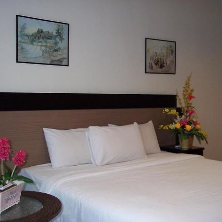 World Youth Hotel Ayer Keroh Eksteriør bilde