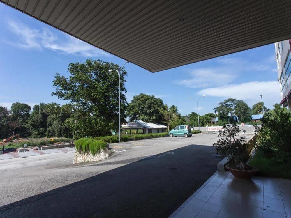 World Youth Hotel Ayer Keroh Eksteriør bilde