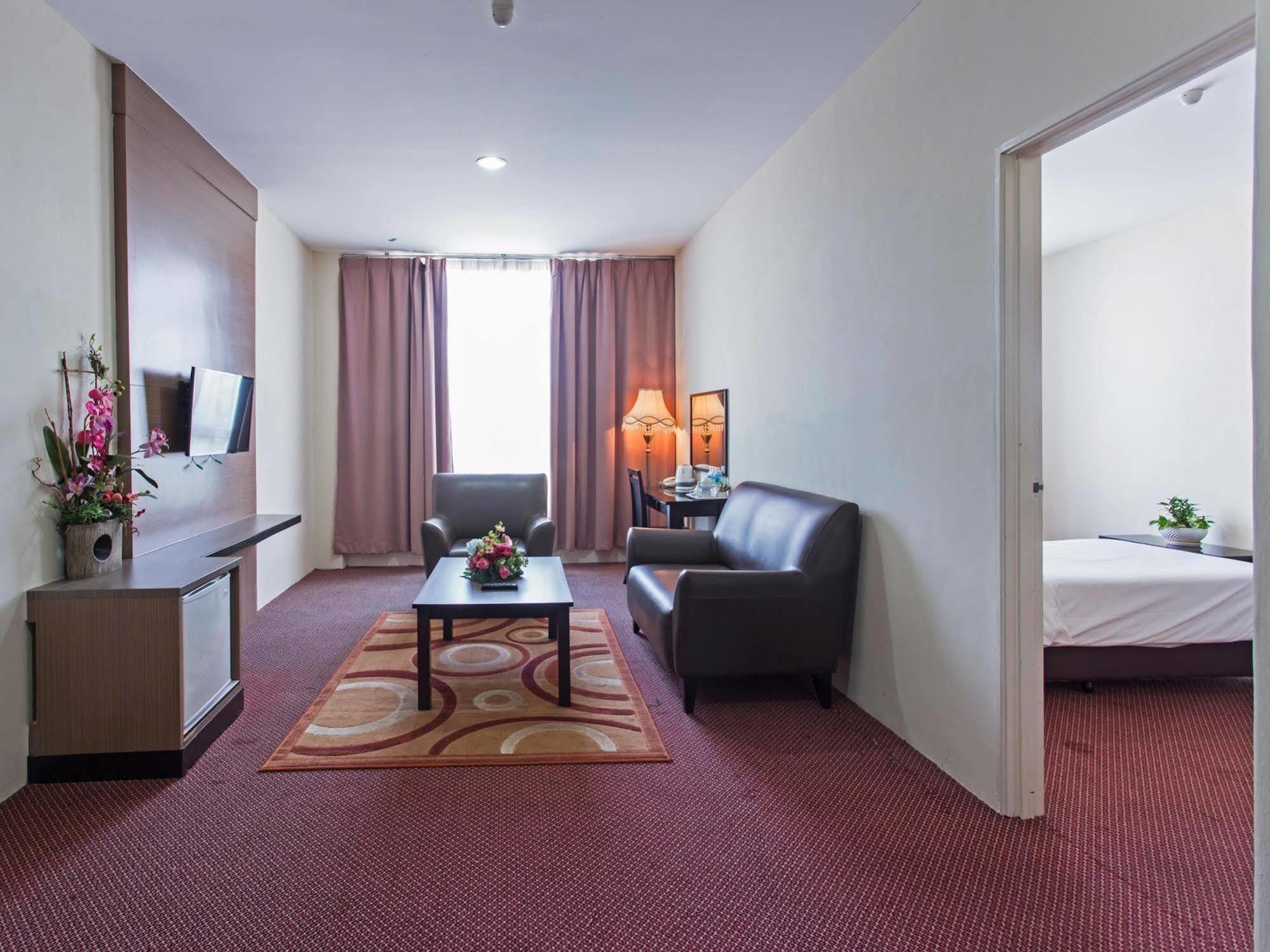 World Youth Hotel Ayer Keroh Eksteriør bilde