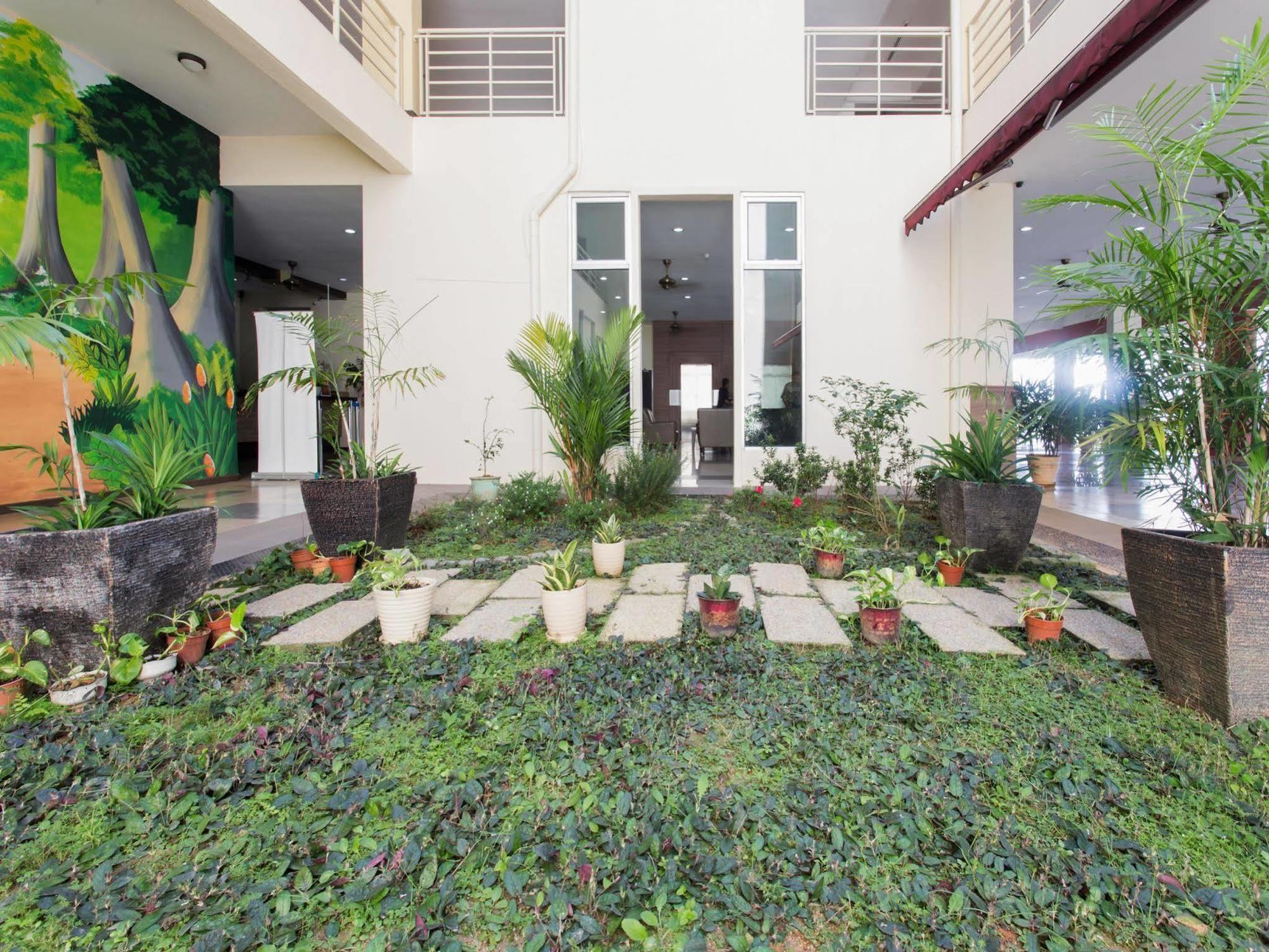 World Youth Hotel Ayer Keroh Eksteriør bilde