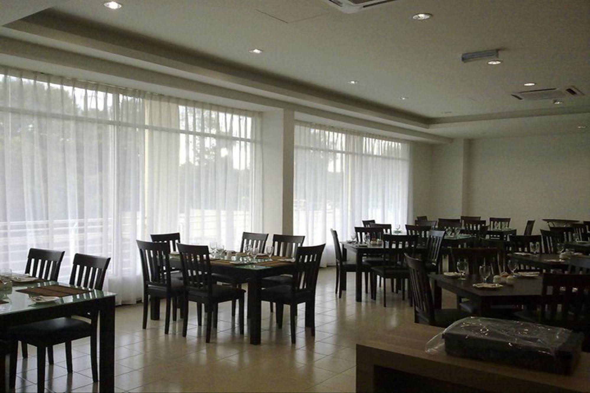 World Youth Hotel Ayer Keroh Eksteriør bilde