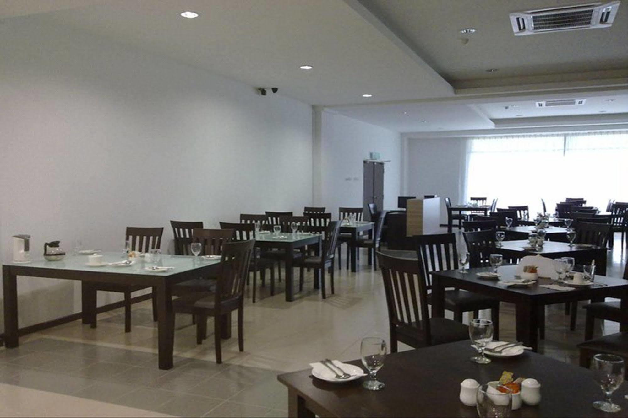 World Youth Hotel Ayer Keroh Eksteriør bilde